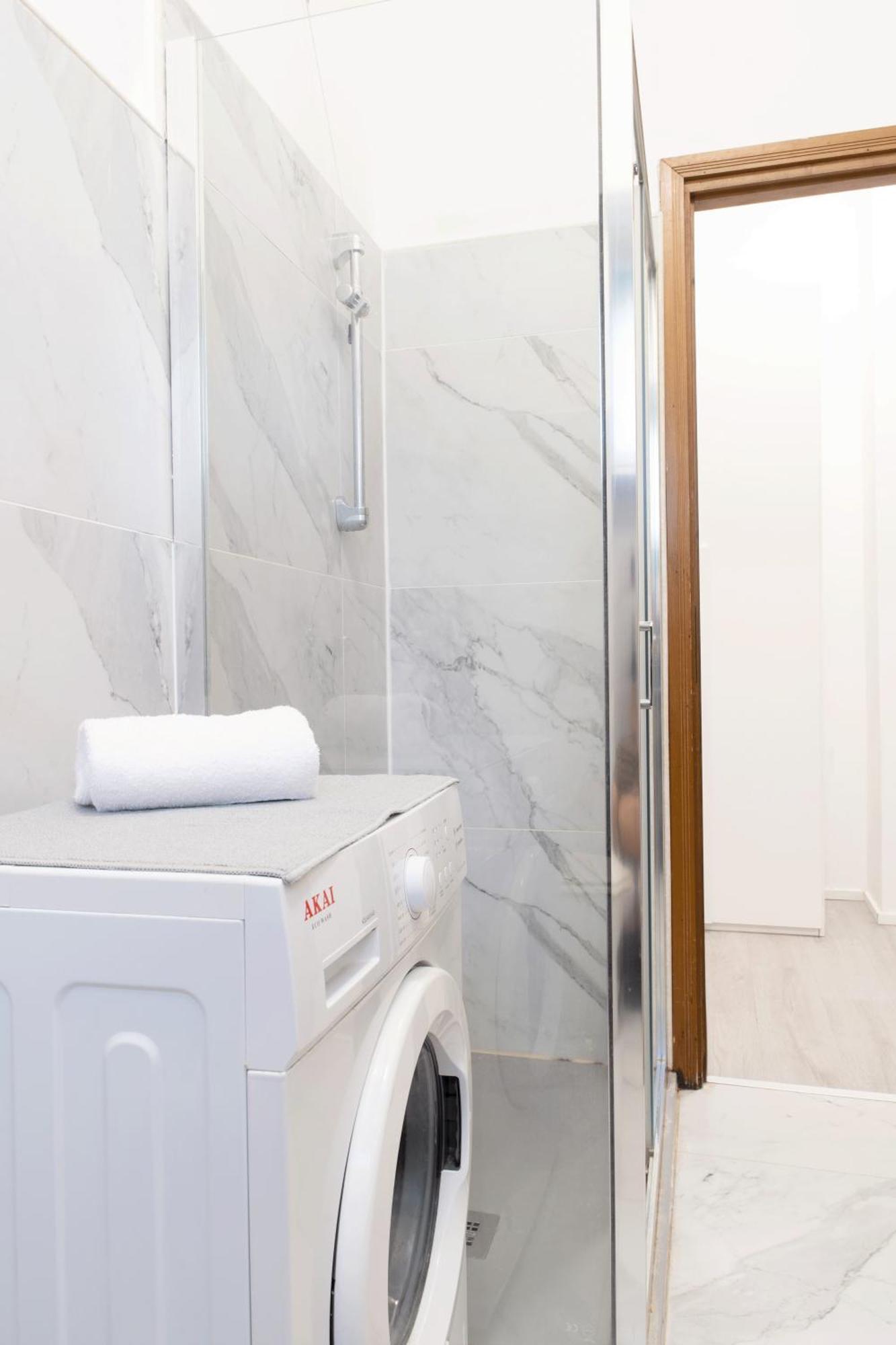 Toma Apartment Trilocale Moderno Per Max 6 Persone Milán Exterior foto